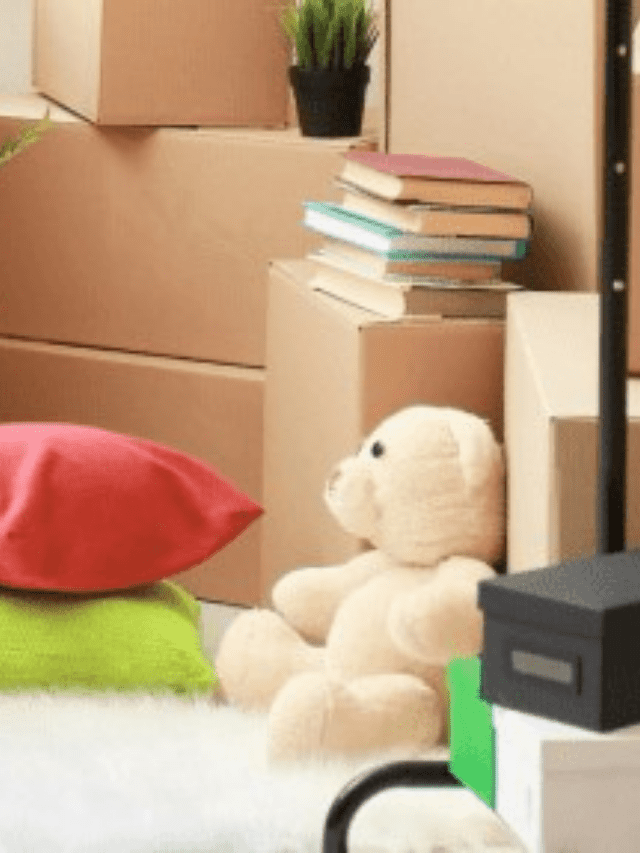 WHAT NOT TO BRING TO COLLEGE DON’T MAKE THESE 12 PACKING MISTAKES COVER IMAGE (1)