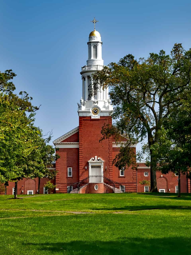 ATTENDING COLLEGE IN CONNECTICUT WHAT YOU NEED TO KNOW COVER IMAGE