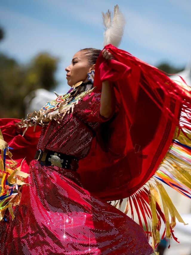 THE ULTIMATE GUIDE TO NATIVE AMERICAN SCHOLARSHIPS FOR COLLEGE