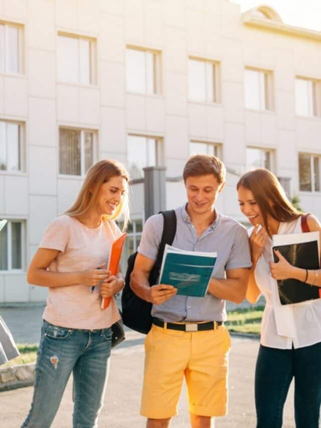 cropped-College-Orientation.jpeg