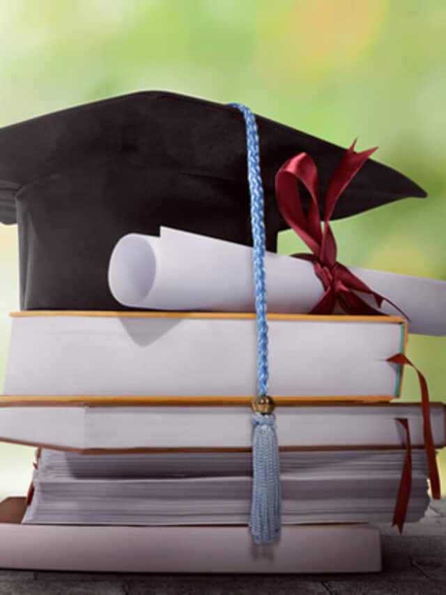 cropped-Scholarship-Committee.jpeg