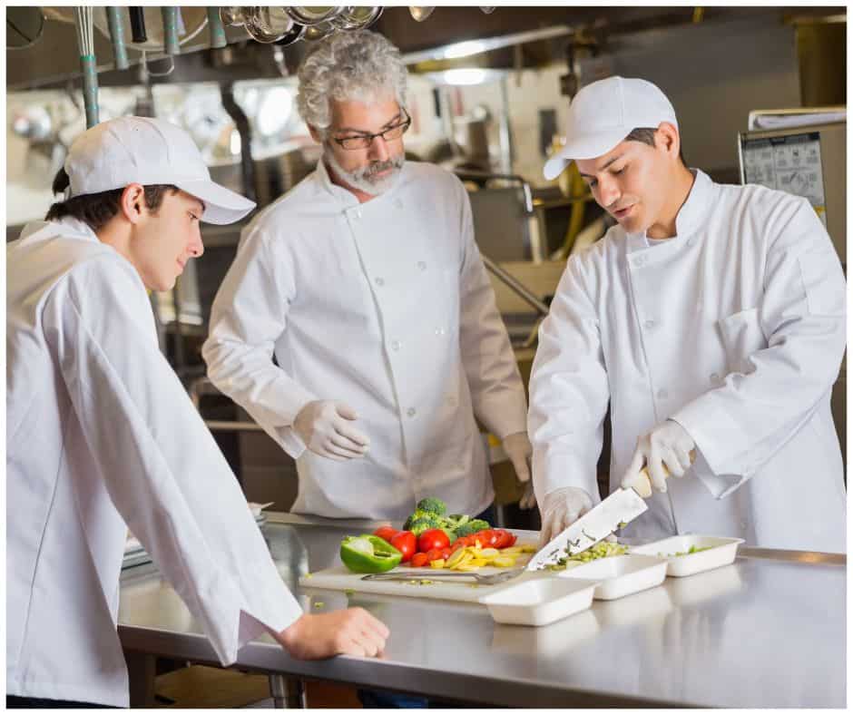 executive chef teaching students