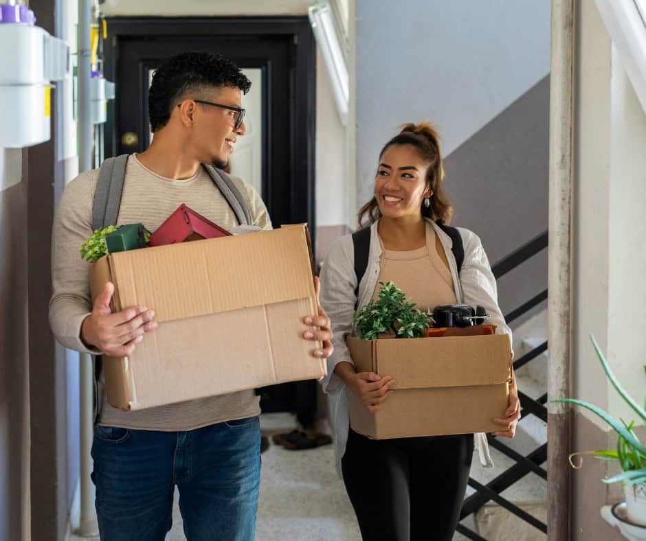 college students moving in to campus housing